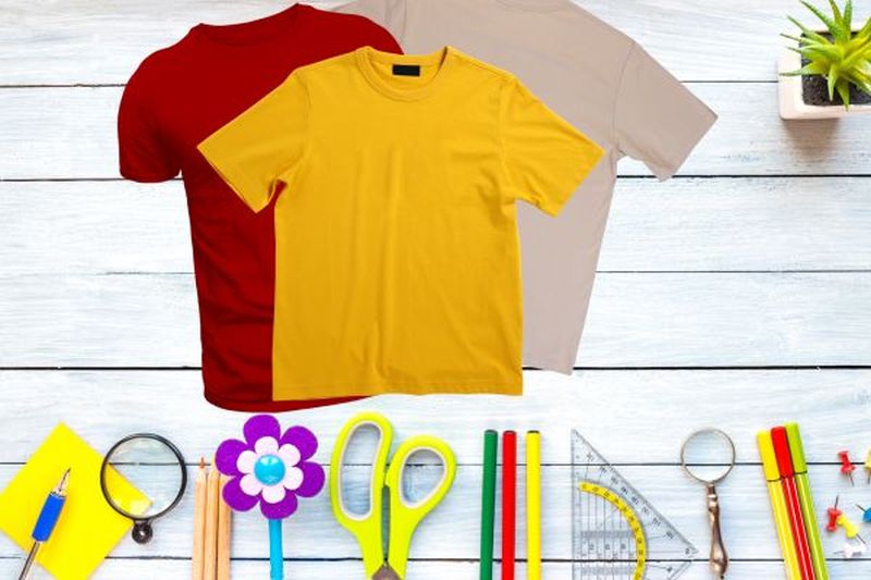 Jak wykorzystać stare t-shirty? 10 praktycznych pomysłów