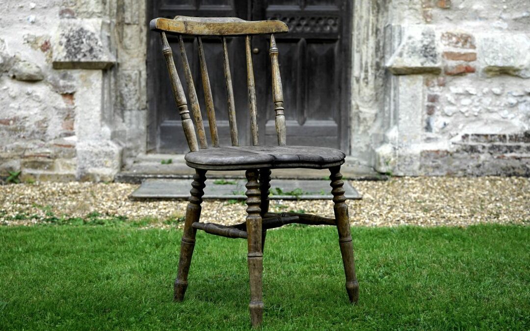 Jak tanio odnowić stare meble? 10 ciekawych pomysłów