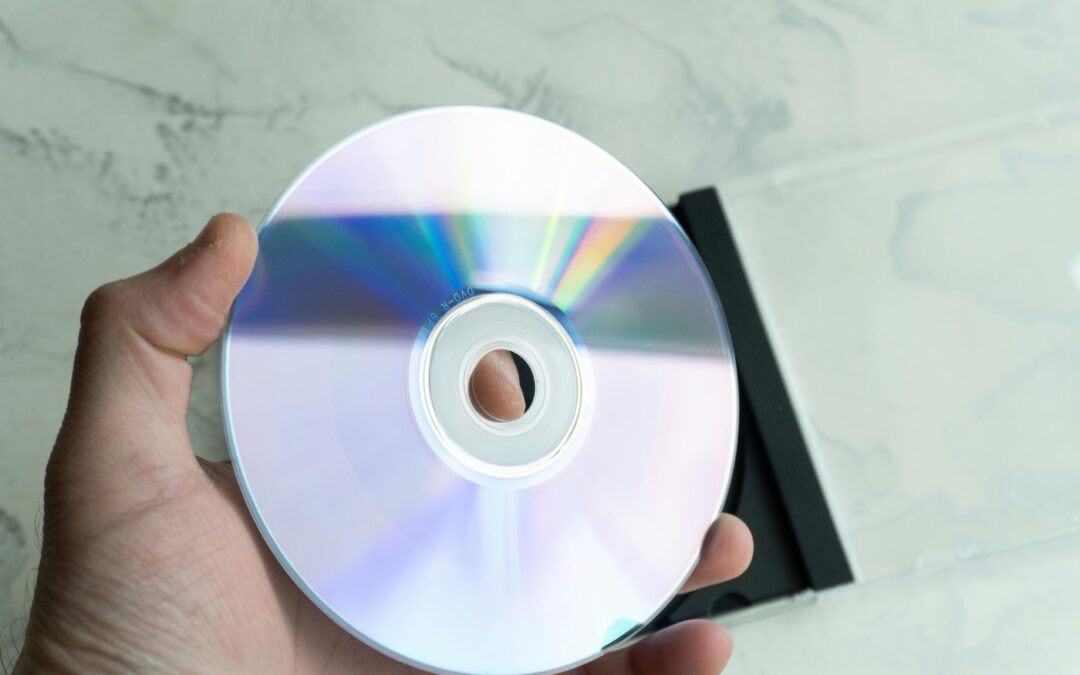 Co zrobić ze starymi płytami CD i DVD? 7 kreatywnych sposobów na domowy recykling